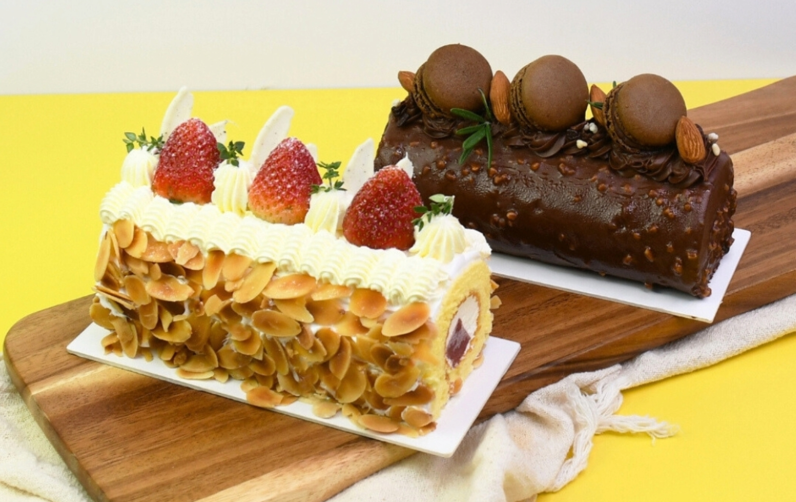 lentor-modern-brand-toast-and-roll